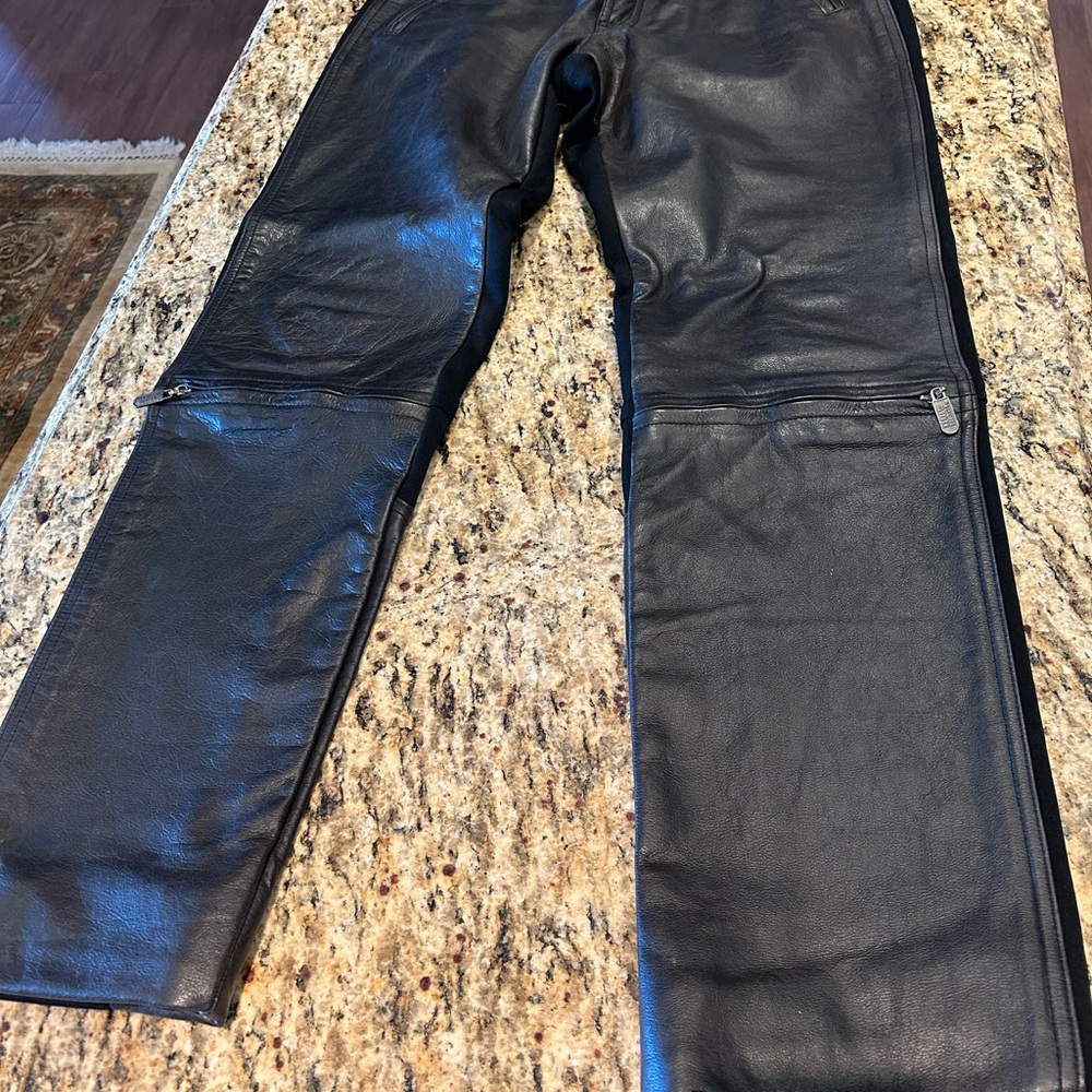 Woman’s Harley Davidson leather riding pants - Picture 2 of 9